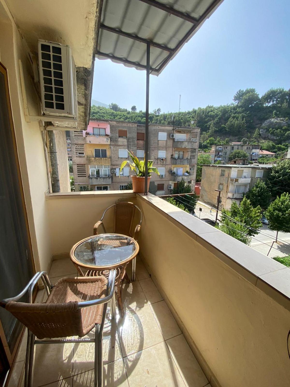 Nina Apartment Përmet Екстериор снимка